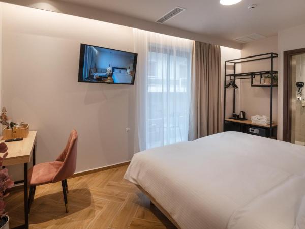 IRA - ΗΡΑ Hotel : photo 2 de la chambre chambre double ou lits jumeaux supérieure avec vue sur ville