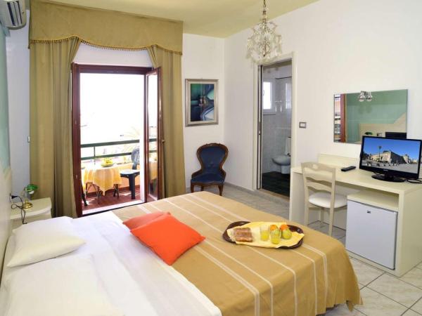 Hotel La Margherita & SPA : photo 2 de la chambre chambre double ou lits jumeaux avec balcon