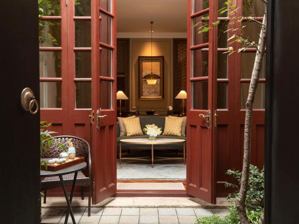 Capella Shanghai, Jian Ye Li : photo 4 de la chambre villa avec lit king-size shikumen