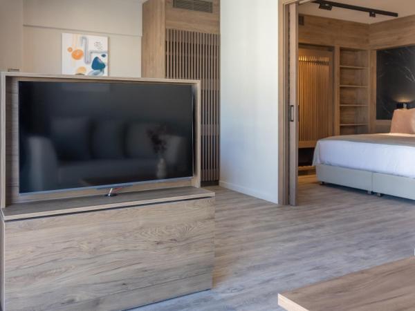 507 Athens : photo 4 de la chambre suite deluxe avec lit king-size