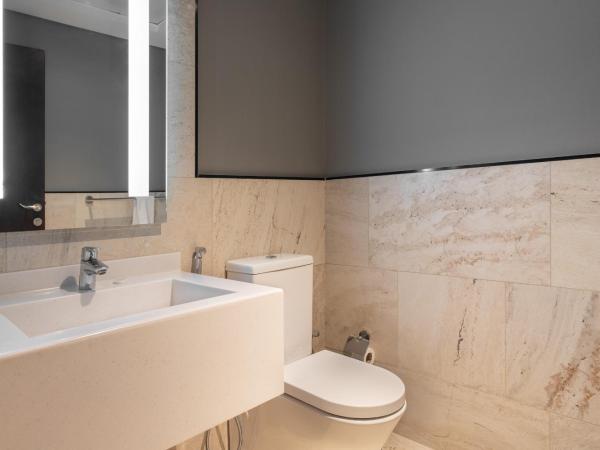 Ramada by Wyndham Dubai Barsha Heights : photo 5 de la chambre suite junior lit king-size - non-fumeurs