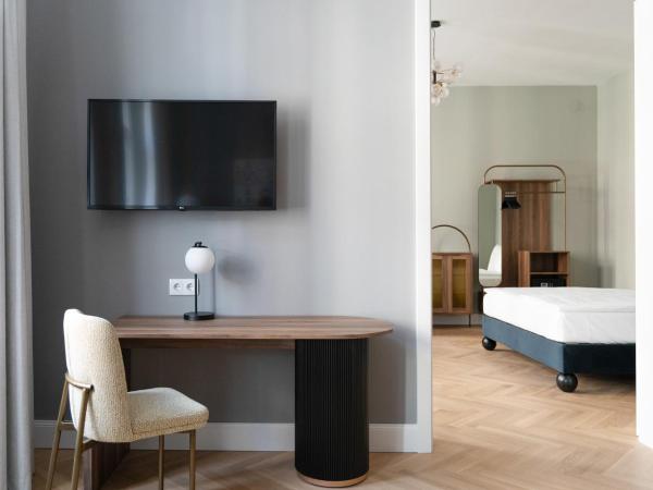 numa I Terra Apartments : photo 7 de la chambre extra large 1 bedroom apartment with 2 sofa beds - no ac