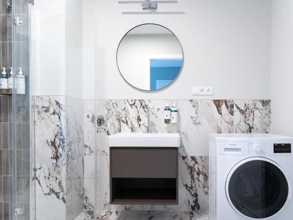 numa I Terra Apartments : photo 10 de la chambre 1 bedroom apartment with sofa bed - no ac