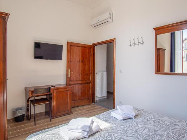 Guest House Paraiso : photo 7 de la chambre chambre double ou lits jumeaux avec salle de bains commune