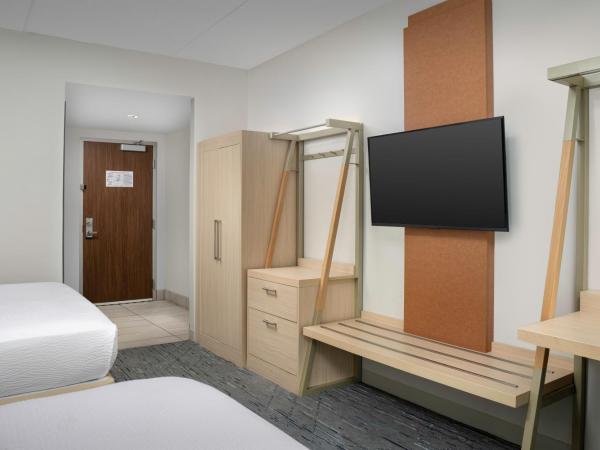Holiday Inn Express & Suites Pittsburgh North Shore, an IHG Hotel : photo 2 de la chambre chambre standard avec 2 lits queen-size
