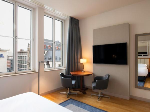 Hilton Cologne : photo 5 de la chambre chambre lit king-size