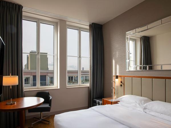 Hilton Cologne : photo 4 de la chambre chambre lit queen-size