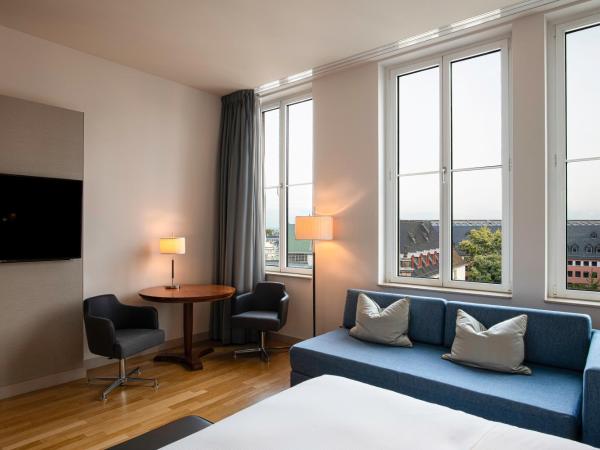 Hilton Cologne : photo 7 de la chambre chambre lit king-size deluxe avec vue