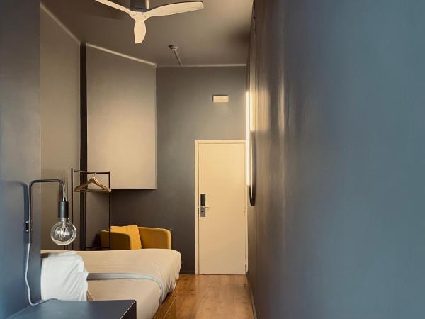 Avenue Hostel & Suites : photo 3 de la chambre chambre double supérieure - salle de bains privative