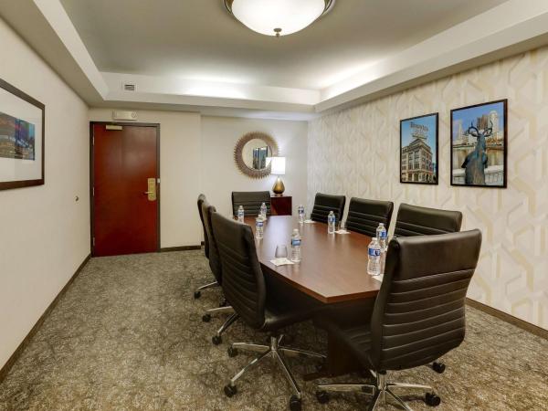 Drury Plaza Hotel Columbus Downtown : photo 3 de la chambre deluxe king meeting room, 2 rooms - accessible , tub