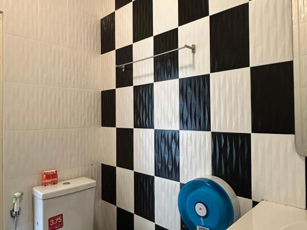 ชอว์ งาทอง รีสอร์ต Chor Ngar Thong Erawan Kanchanaburi : photo 1 de la chambre chambre lits jumeaux spacieuse