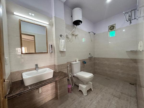 Max Guest House : photo 5 de la chambre chambre double deluxe avec balcon