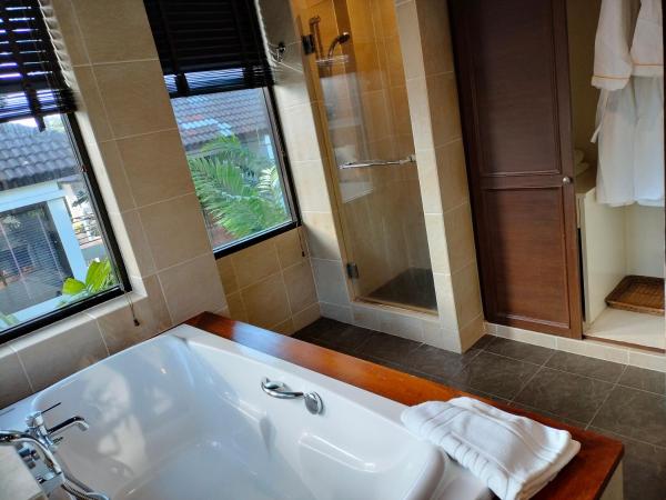 Chang Buri Resort & Spa : photo 10 de la chambre villa jardin avec balcon privé