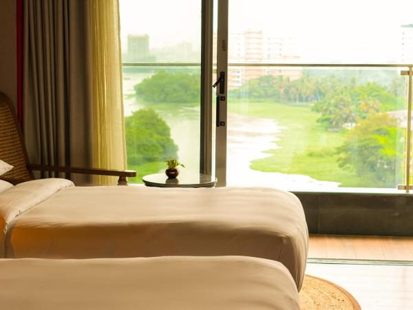 The Artiste Kochi, a Tribute Portfolio Hotel : photo 2 de la chambre twin room with backwaters view with balcony