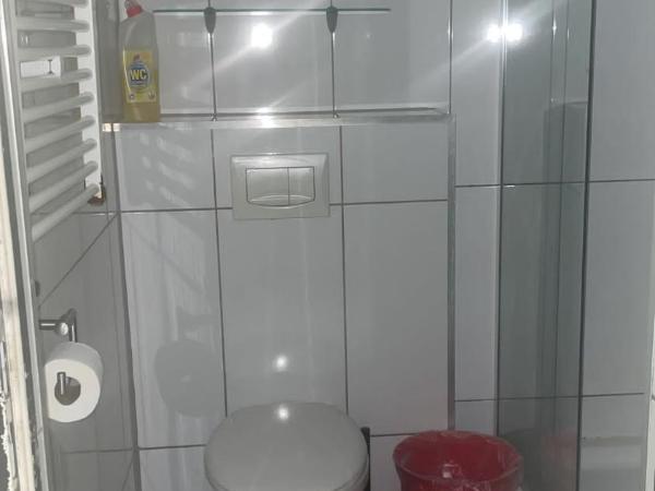 GZ Hostel Bonn : photo 3 de la chambre chambre simple avec salle de bains commune - sous-sol