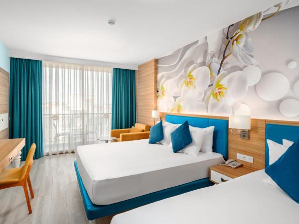 SUN HEAVEN FAMILY & SPA : photo 4 de la chambre chambre double ou lits jumeaux standard avec balcon