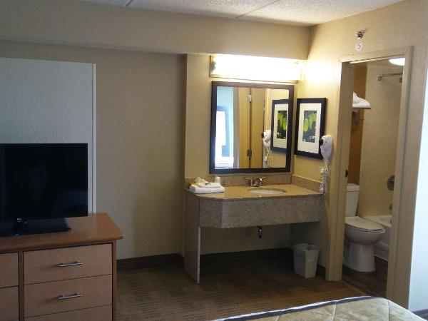 Extended Stay America Suites - Houston - Med Ctr - NRG Park - Braeswood Blvd : photo 2 de la chambre studio de luxe avec 2 lits doubles - non-fumeurs