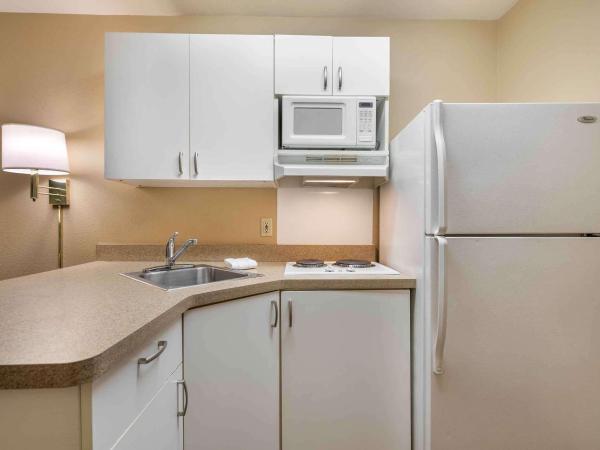 Extended Stay America Suites - Colorado Springs - West : photo 4 de la chambre studio lit queen-size - non-fumeurs