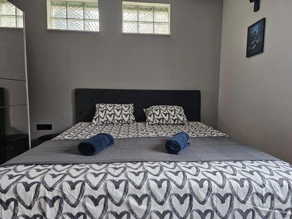 Allegra House : photo 6 de la chambre chambre double avec salle de bains privative