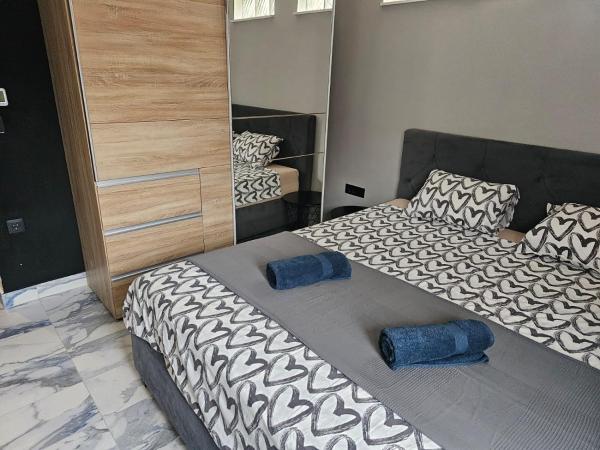 Allegra House : photo 7 de la chambre chambre double avec salle de bains privative