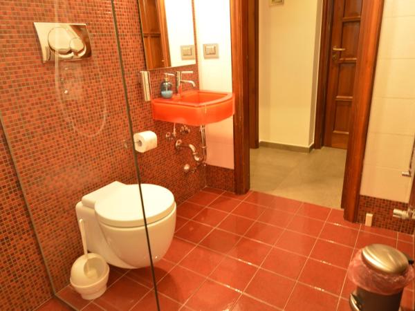 Bed and Breakfast La Villa AMBIENTI SANIFICATI CON GENERATORE DI OZONO : photo 4 de la chambre chambre simple