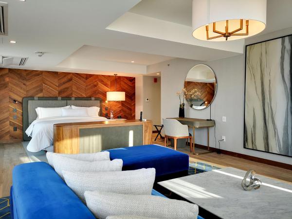 The Westin Monterrey Valle : photo 1 de la chambre suite lit king-size présidentielle avec accès au salon concierge