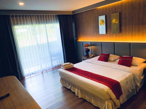 Chang Buri Resort & Spa : photo 2 de la chambre chambre de luxe - côté colline