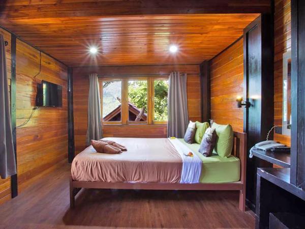 The Cobble Beach Hotel- Phi Phi Island : photo 1 de la chambre bungalow familial de luxe