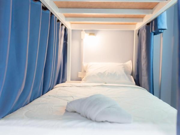 Nacha Hostel, Koh Phi Phi, Krabi. THAILAND : photo 8 de la chambre lit simple dans dortoir de 10 lits