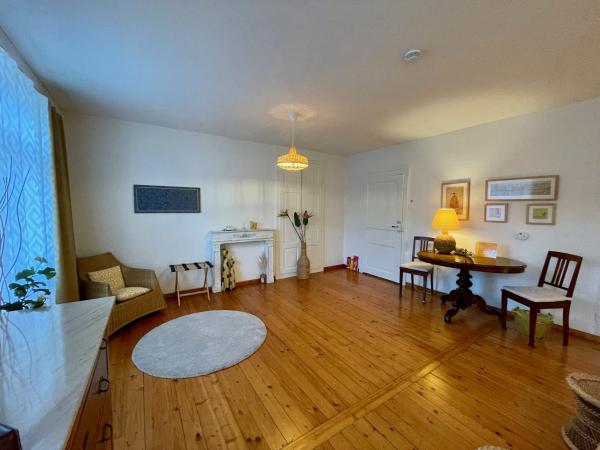 1912 - Wooden Room - old town : photo 6 de la chambre chambre double avec salle de bains privative