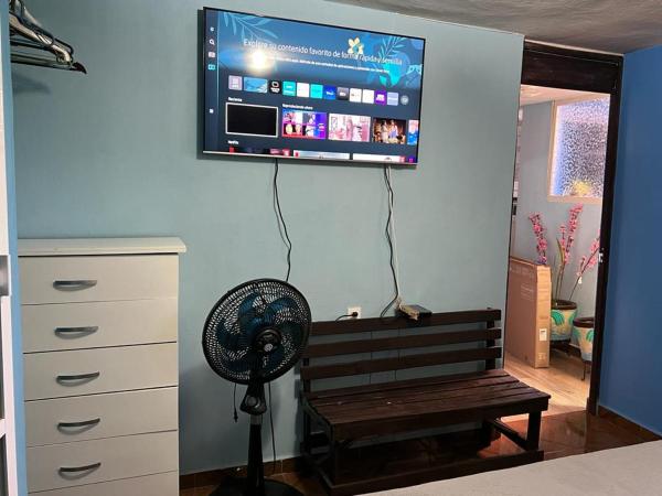 Estancia María Bonita Morelia : photo 7 de la chambre chambre triple avec salle de bains privative