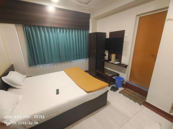 HOTEL PANETAR PALACE : photo 7 de la chambre chambre double standard avec ventilateur