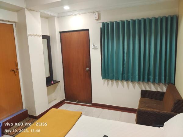 HOTEL PANETAR PALACE : photo 9 de la chambre chambre double standard avec ventilateur