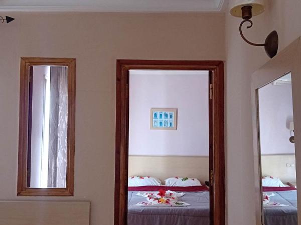 Hôtel Romane : photo 1 de la chambre chambre triple standard