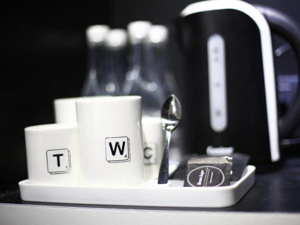 Blu Monkey Hub and Hotel Phuket Town- Free All Day Coworking space : photo 4 de la chambre hébergement lit double deluxe (sans baignoire) + 24 heures gratuites dans espace de coworking 