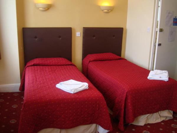 Rose Court Hotel : photo 2 de la chambre chambre lits jumeaux