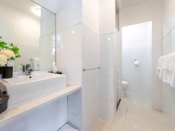 Aarangi Motel : photo 4 de la chambre chambre lit queen-size avec balcon