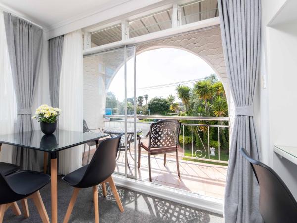 Aarangi Motel : photo 6 de la chambre chambre lit queen-size avec balcon