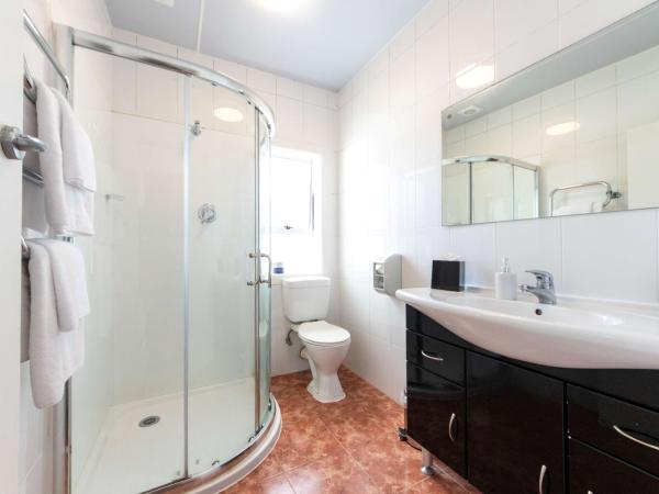 Aarangi Motel : photo 3 de la chambre chambre familiale avec salle de bains privative