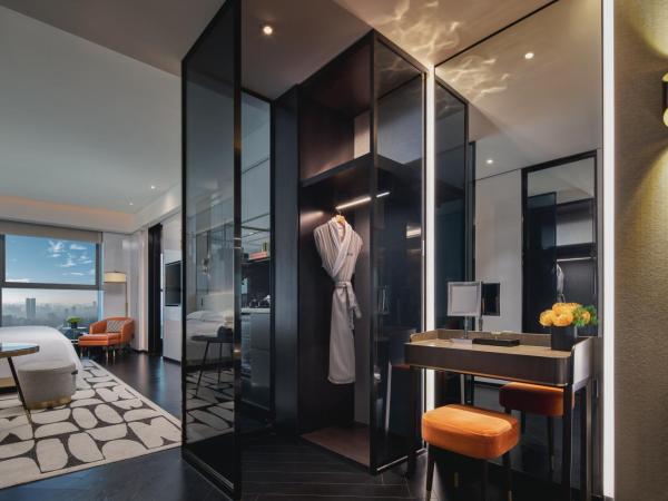 The Langbo Chengdu, in The Unbound Collection by Hyatt : photo 2 de la chambre 1king bed