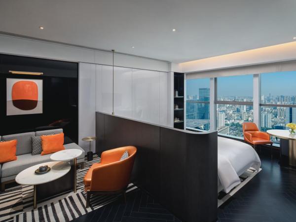 The Langbo Chengdu, in The Unbound Collection by Hyatt : photo 2 de la chambre 1 chambre lit king-size de luxe