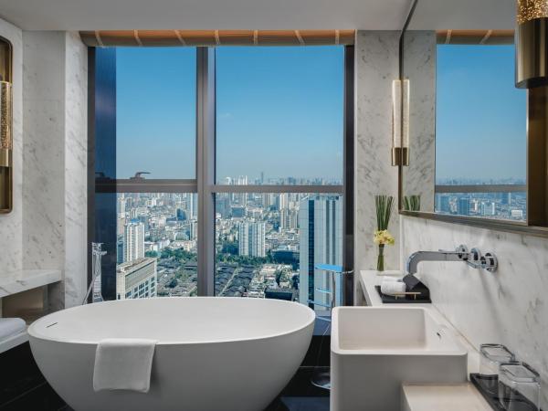 The Langbo Chengdu, in The Unbound Collection by Hyatt : photo 5 de la chambre 1 chambre lit king-size de luxe