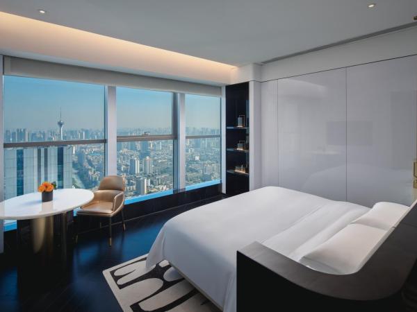 The Langbo Chengdu, in The Unbound Collection by Hyatt : photo 1 de la chambre 1king bed deluxe club