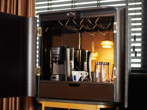 The James Rotterdam : photo 3 de la chambre suite junior - vue sur ville