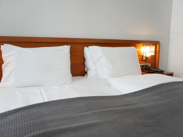 Hotel Pension Lumes - Self Check In : photo 3 de la chambre chambre familiale
