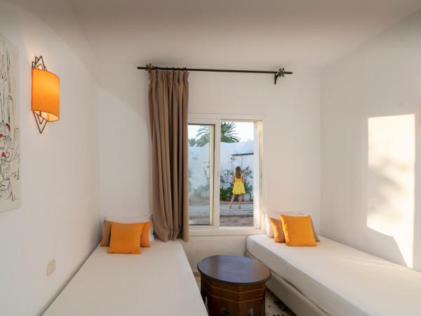 Monarque Club Rivage - VV : photo 4 de la chambre chambre familiale standard