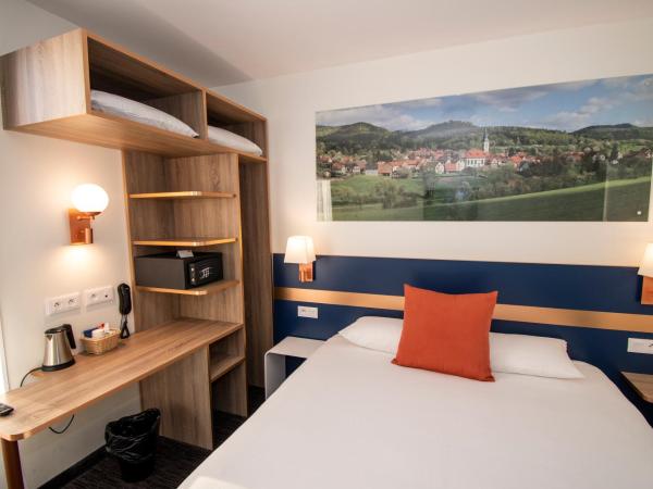 K Hotel : photo 3 de la chambre chambre double standard