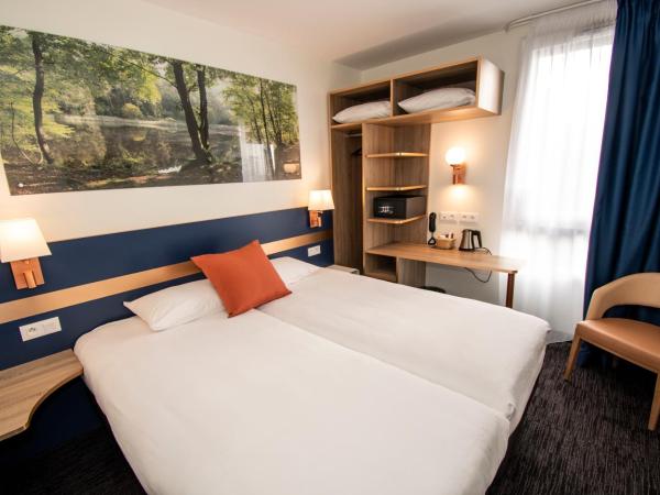K Hotel : photo 2 de la chambre chambre lits jumeaux standard