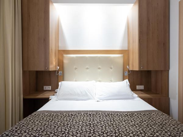 Hotel Revellata & Spa : photo 2 de la chambre xs - chambre double Économique avec vue sur cour - premier prix