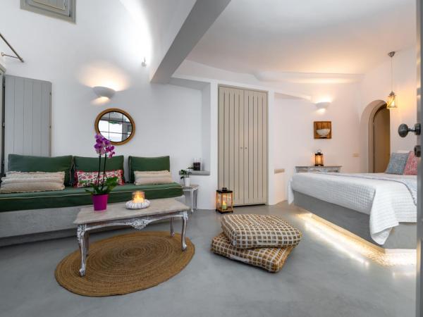 Kima Oia Suites : photo 8 de la chambre suite supérieure avec jacuzzi (3 adultes)